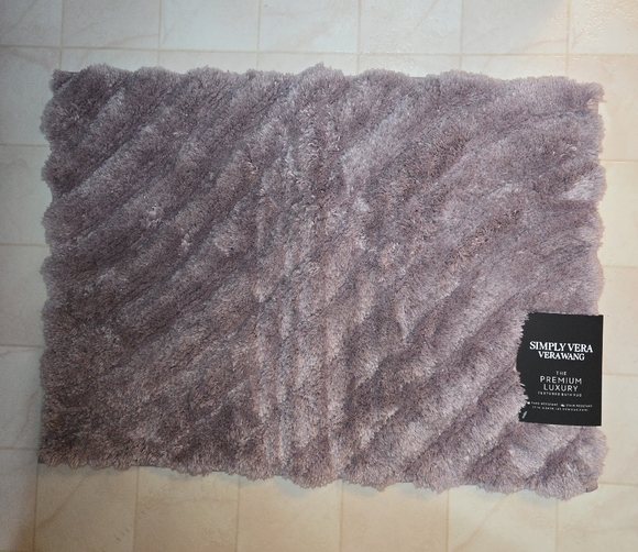Simply Vera Vera Wang Other - Simply Vera Plush Bathroom Rug